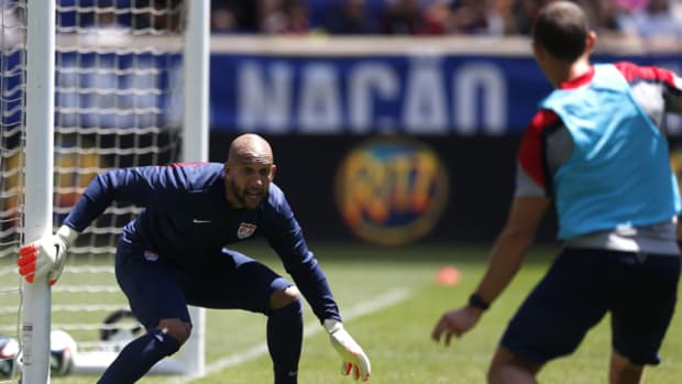 2014 World Cup: USMNT Goalkeeper Tim Howard is a Gamer, On and Off the Field